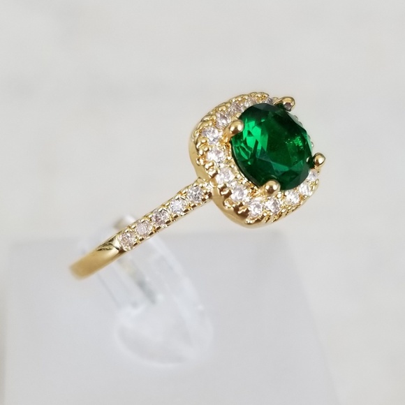 18k Emerald Ring - Picture 2 of 8